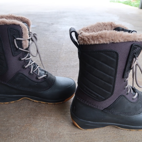 The North Face Waterproof Snow Boots - Picture 2 of 11